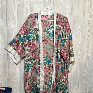 Vintage Victoria’s Secret Gold Label Wrap Floral Kimono Robe with Pockets